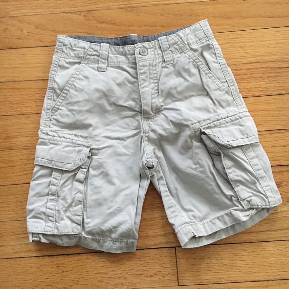 Size 4 Did too! Brand cargo shorts